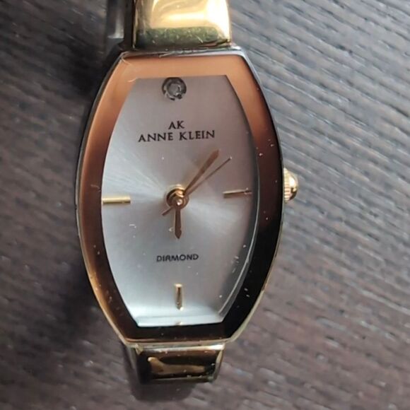Anne Klein diamond stone silvertone bracelet watch offers welcome - Picture 8 of 8
